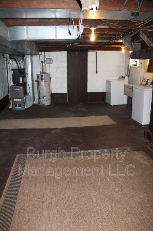 Building Photo - 651 Orchard St