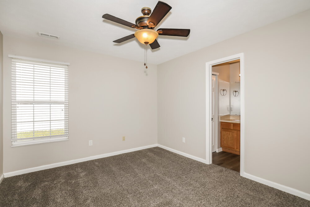 Building Photo - 6667 W Longview Dr