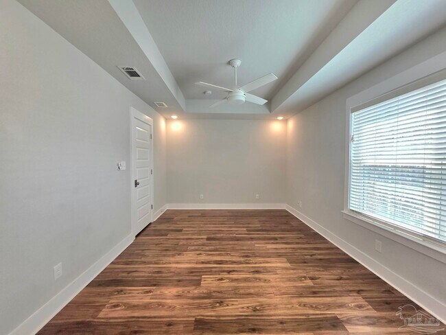 Building Photo - 248 N De Villiers St