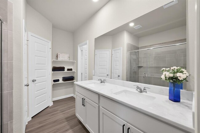Building Photo - 3346 Torrey Pines Dr
