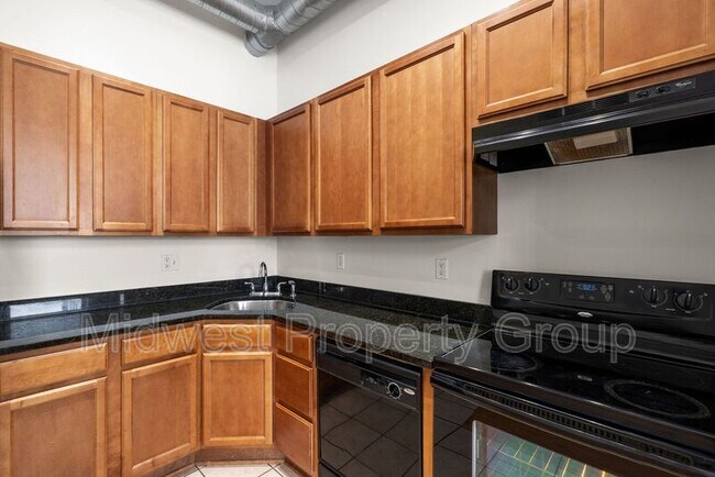 Building Photo - 4244 Chouteau Ave