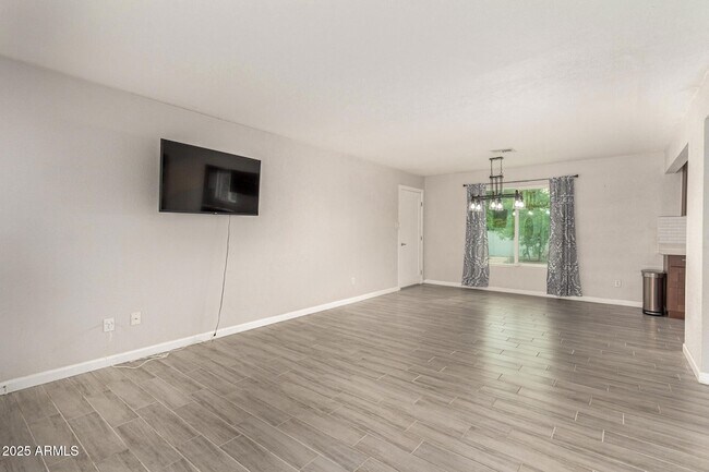 Building Photo - 501 E El Camino Dr