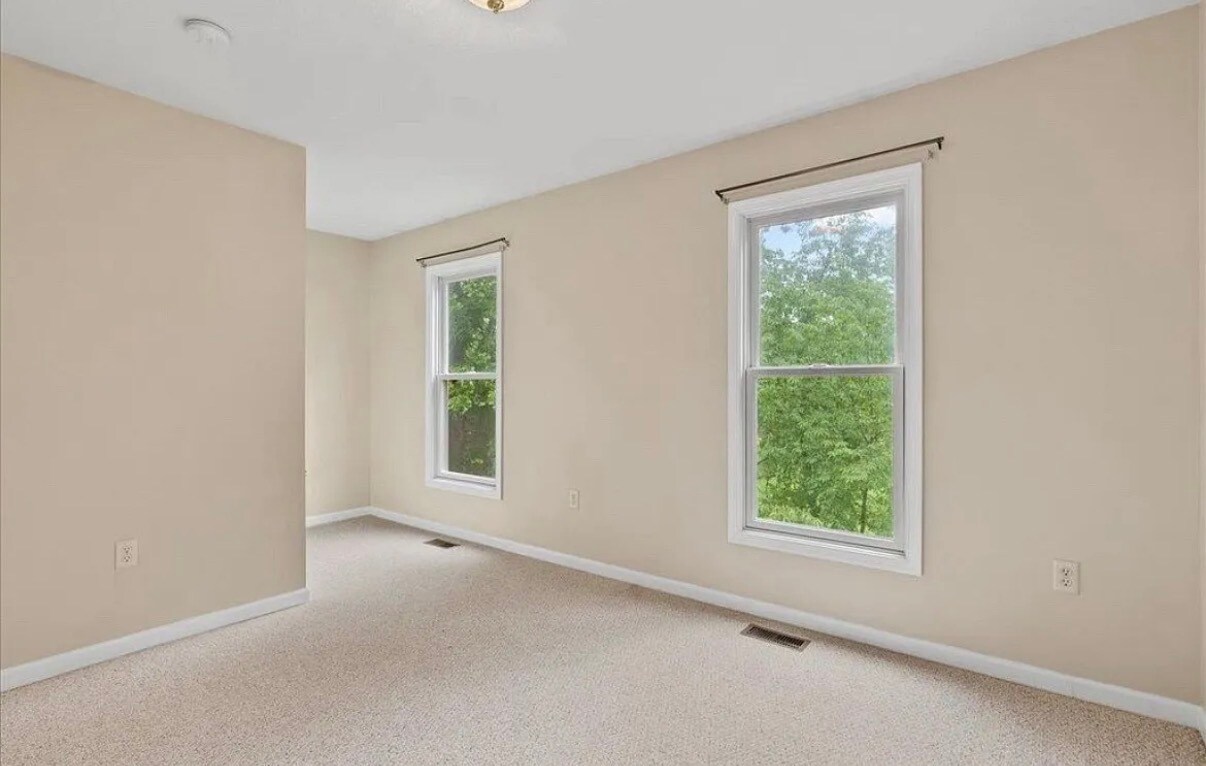 Building Photo - 781 Merlins Way