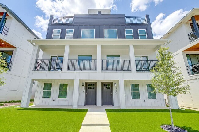 Building Photo - 3226 Forest Park Blvd