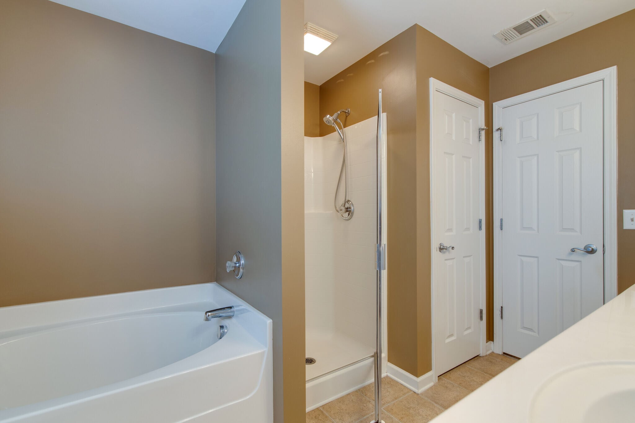 Building Photo - 7802 Kemberton Dr W