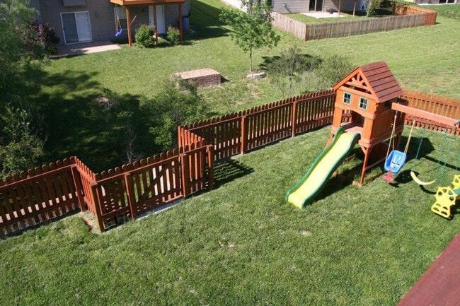 Building Photo - Beautiful single family home located in a quiet cul-de-sac