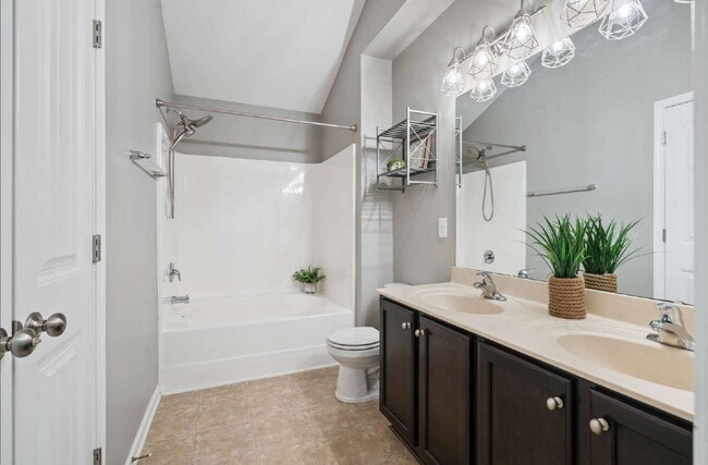 Building Photo - Spacious 3-Bedroom/3.5 Bathroom End-Unit T...