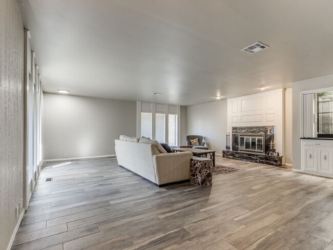 Building Photo - Mid-Term Rental in Glenbrook Addition, Nic...
