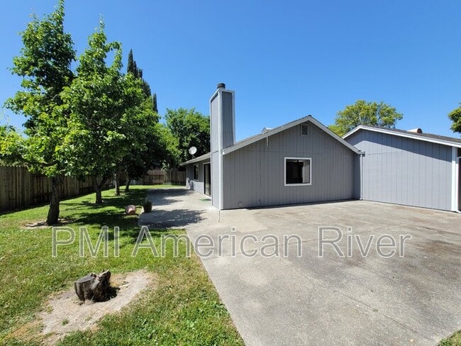 Building Photo - 7396 Marani Way