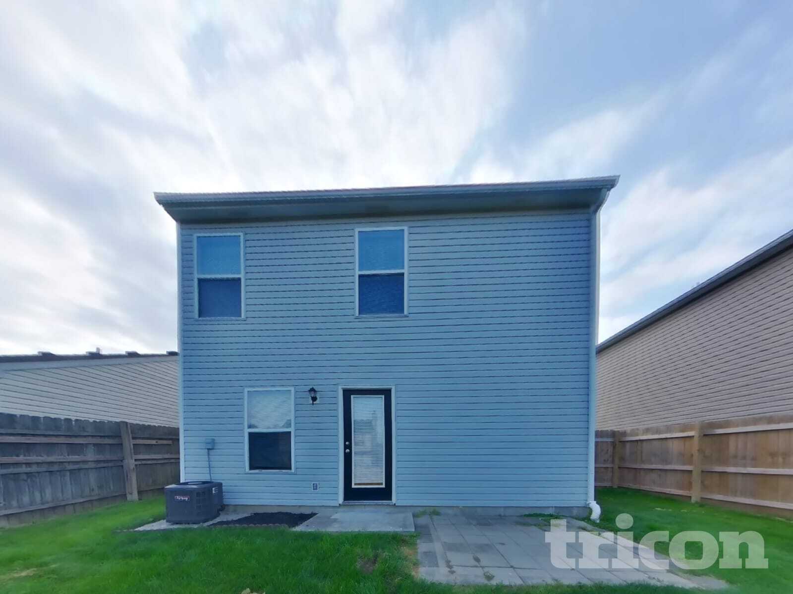 Building Photo - 1302 Crescent Dr