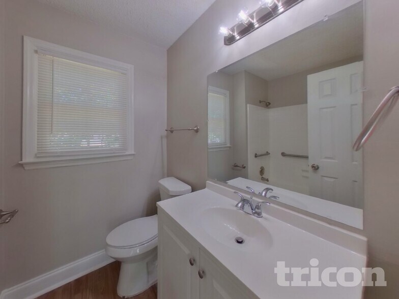Building Photo - 5120 Blue Spruce Ln