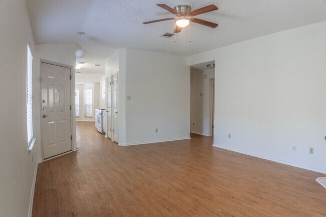Building Photo - South Austin 3-bedroom/2-bath Home Reduced...