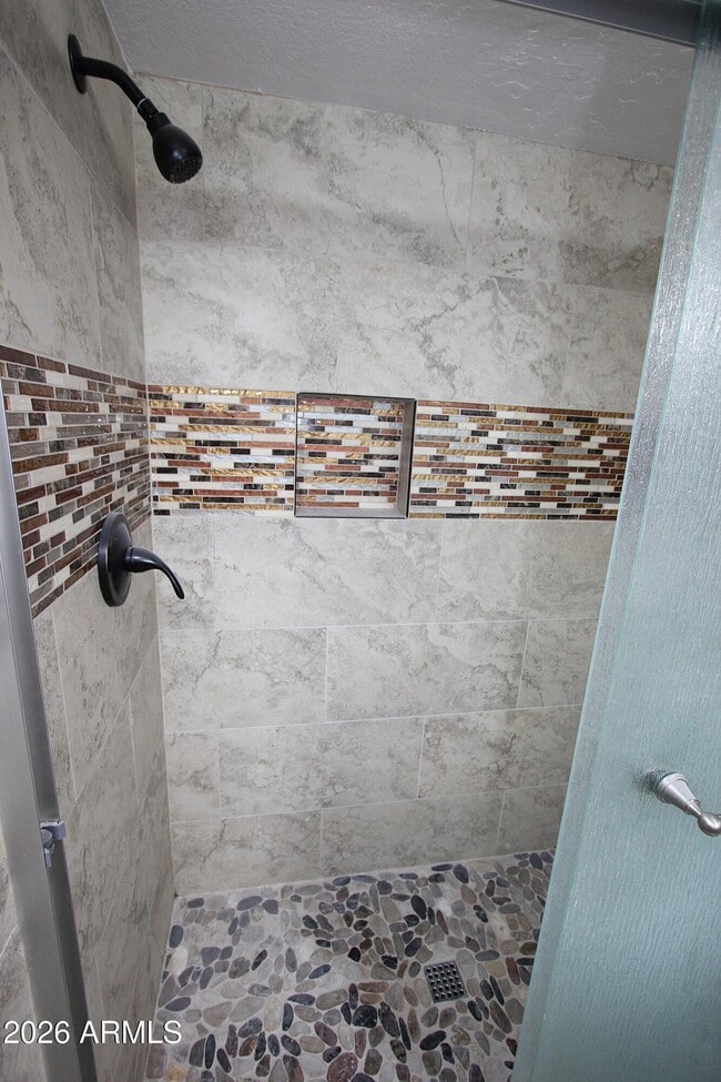 Building Photo - 850 S River Dr