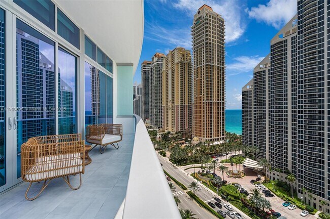 Building Photo - 17550 Collins Ave