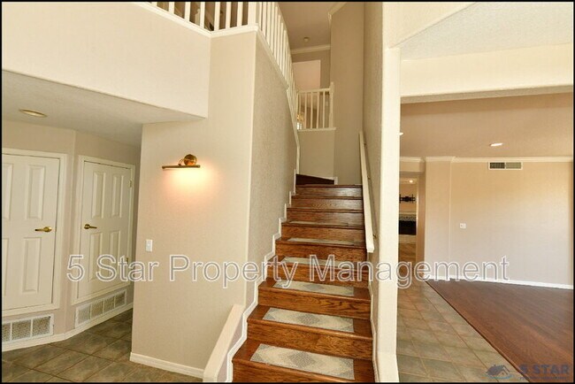 Building Photo - 6598 Eagle Ridge Dr