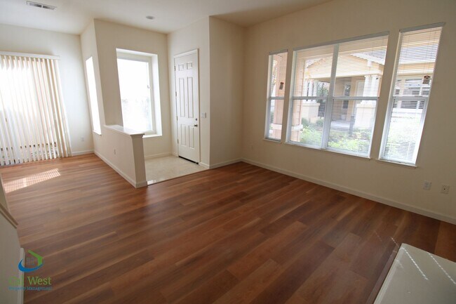 Building Photo - $6,595 - Gorgeous 2 Story 3 Bedroom 2.5 Bath Home steps away from Downtown Mountain View and Cal ...