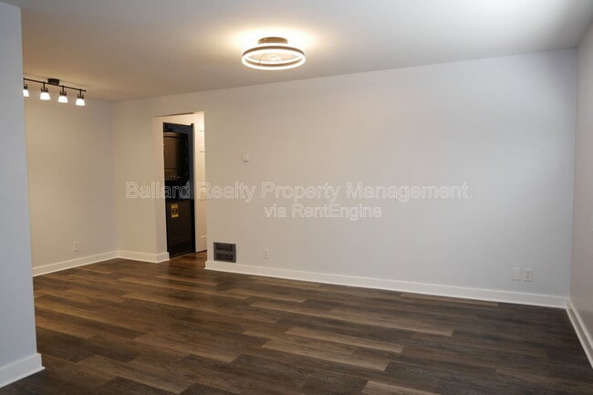 Building Photo - 6116 22nd Ave NW