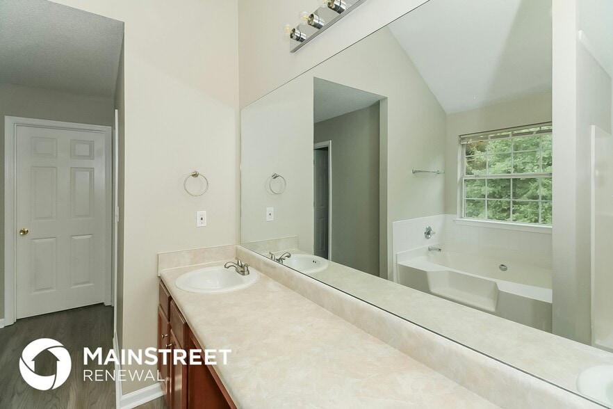 Building Photo - 2175 Boulder Forest Dr