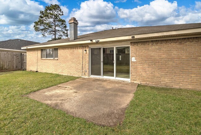 Building Photo - 7218 Foxway Ln