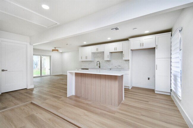 Building Photo - 7210 Lumber Jack Dr