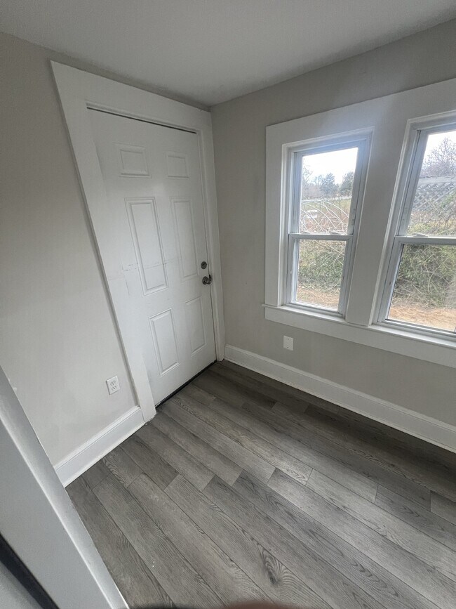 Building Photo - Charming 3-Bedroom Home with 3 Full Bathro...
