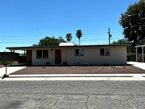 Building Photo - 8024 E Victoria Dr