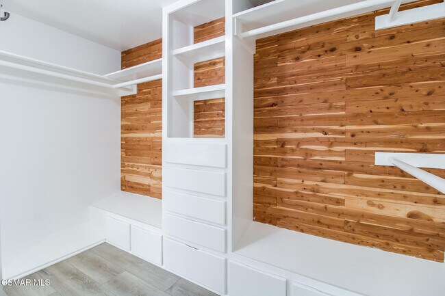 Building Photo - 6823 Castle Peak Dr