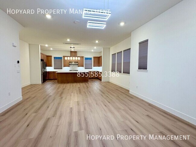 Building Photo - 302 Tea Tree Terrace