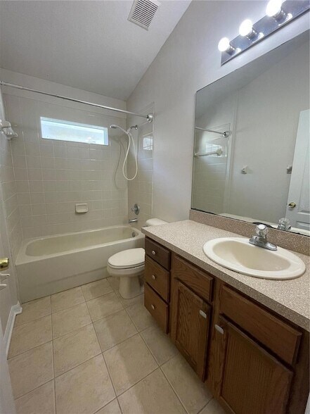 Building Photo - 3849 Washburn Pl