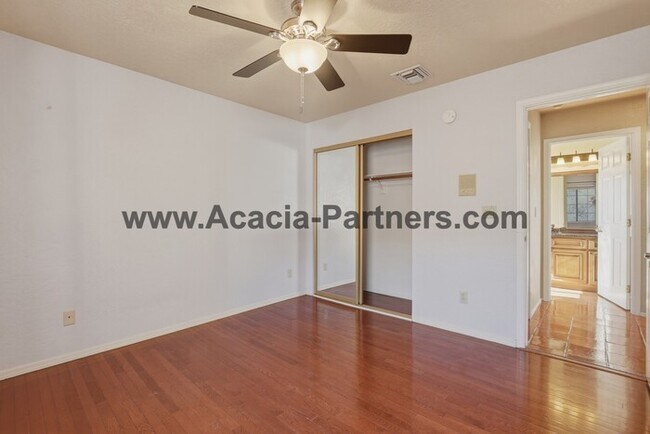 Building Photo - Three Bedroom/Two Bath Home