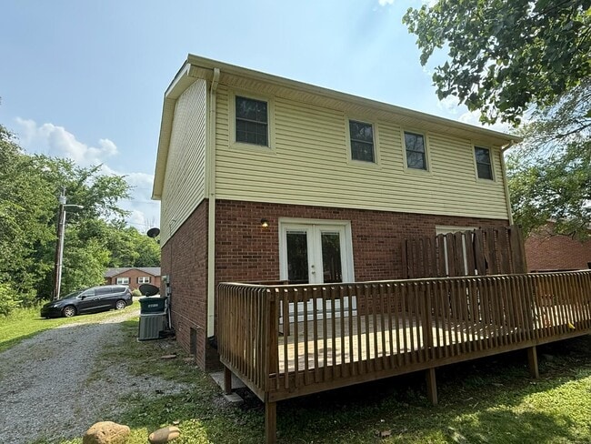 Building Photo - 615 Moody Ct