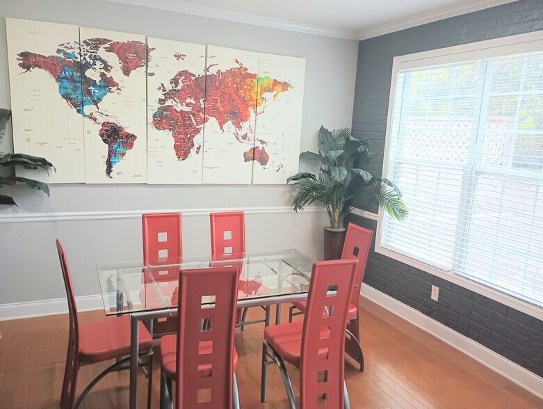 Building Photo - 436 Williamson St SE