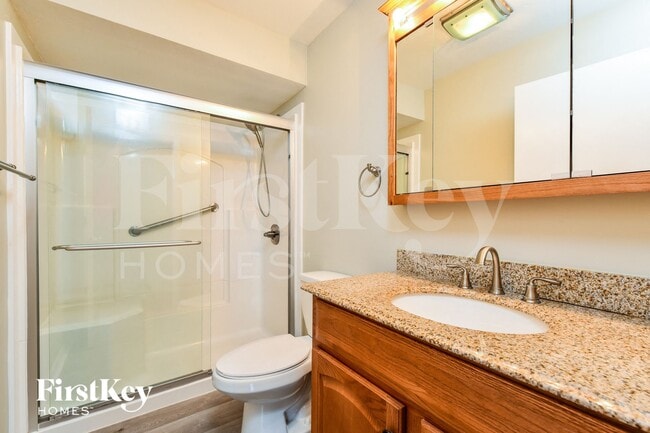 Building Photo - 3330 SW 27th Ave