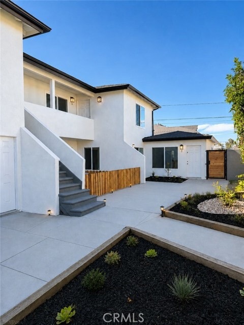 Building Photo - 1040 El Camino Dr