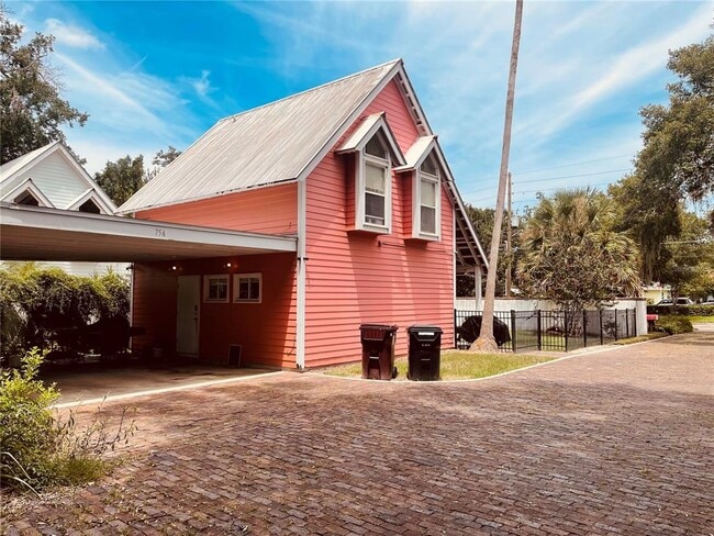 Building Photo - 754 N Westmoreland Dr