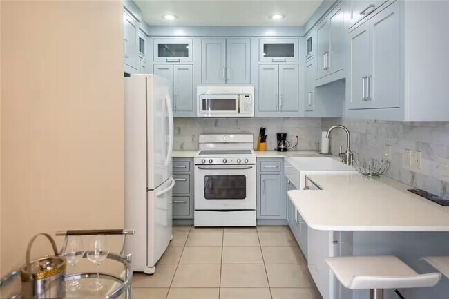 Building Photo - 212 SE A St