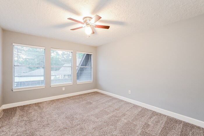 Building Photo - 11818 Oakcroft Dr