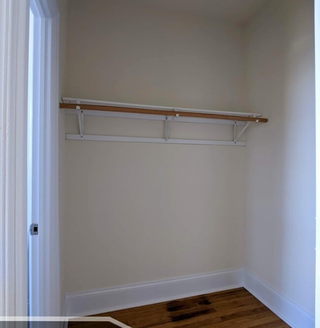 Building Photo - 2704 N Sawyer Ave