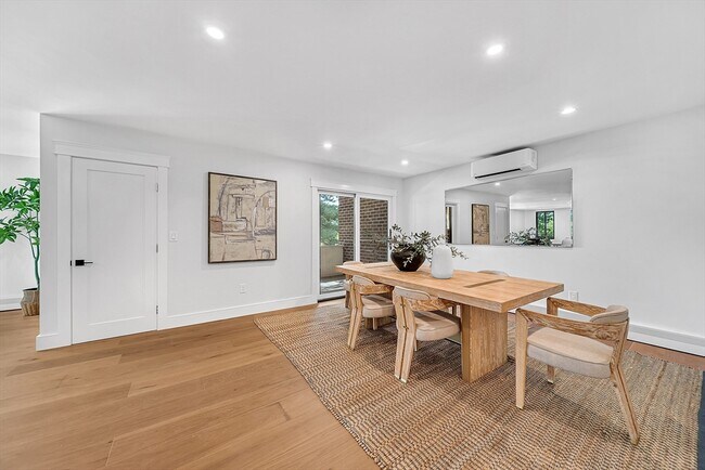 Building Photo - 935 Washington St