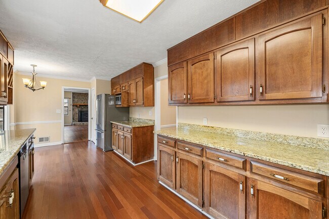 Building Photo - 249 Tony Trl SE