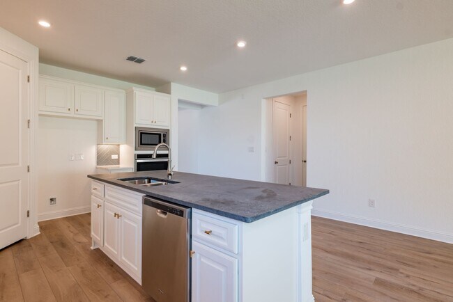 Building Photo - 1040 Villa Rialto View