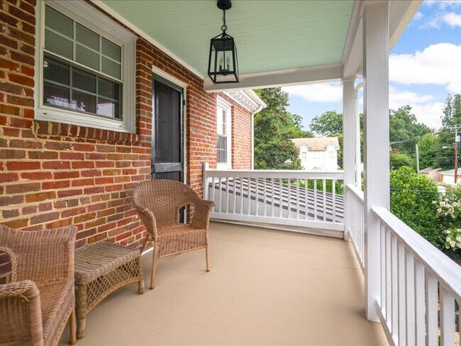 Building Photo - 4416 Bromley Ln