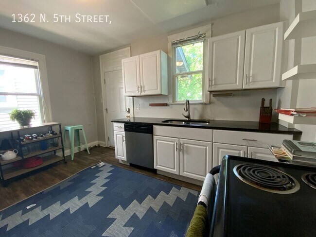 Building Photo - 1362 N 5th St