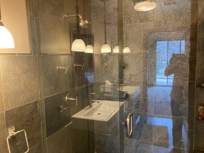 Building Photo - 1201 Main Ave