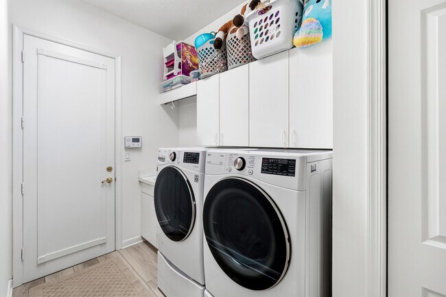 Building Photo - 6213 NW 21st Ct