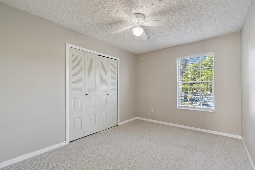 Building Photo - 682 Youngstown Pky