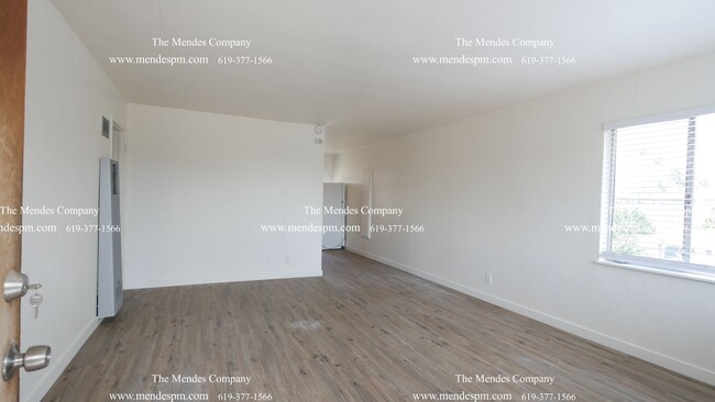 Building Photo - 4443 1/2 Menlo Avenue-