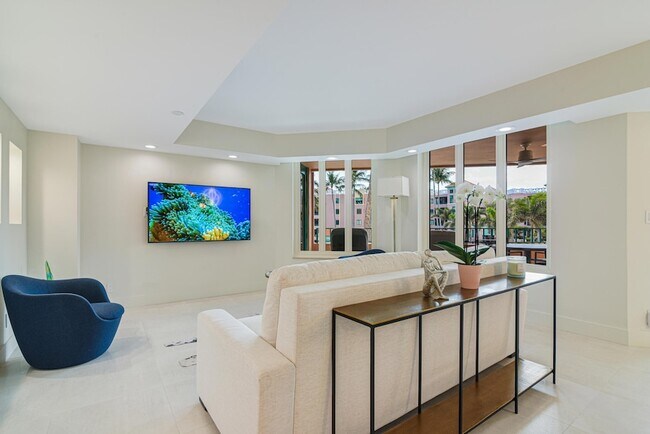 Building Photo - 100 SE 5th Ave