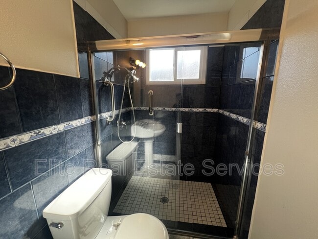 Building Photo - 887 Hawaii Ave