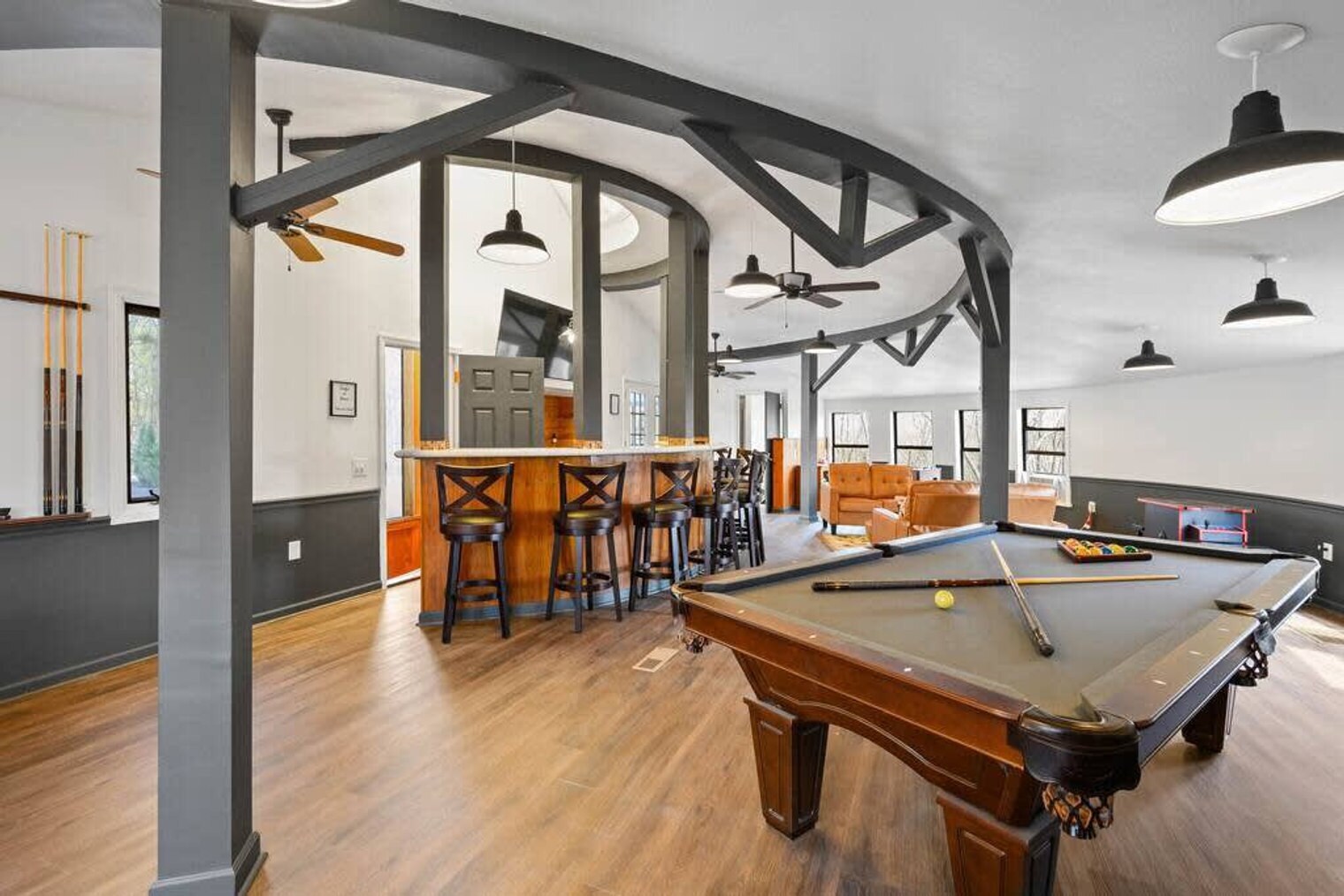 Building Photo - 578 Mountain Dr